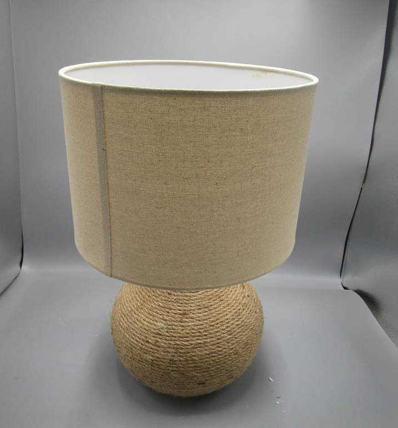 TABLE LAMP   
R image