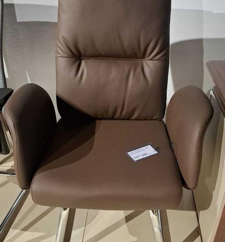 Visitor chair brown image