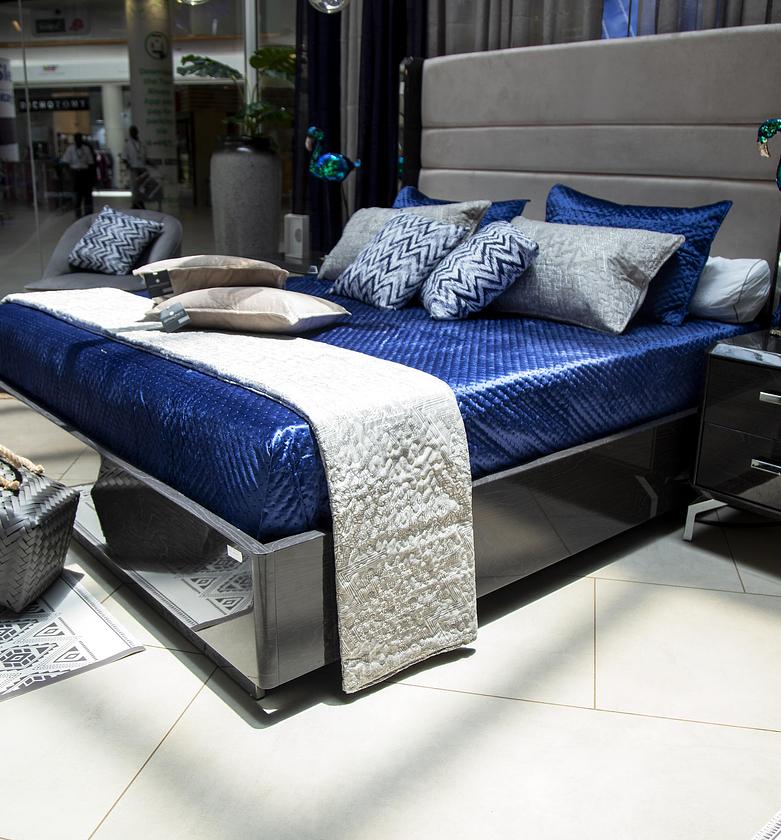 King size elegant bed image