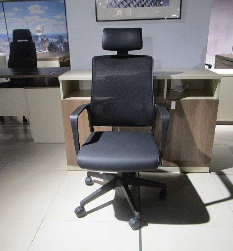 SWIVEL CHAIR
BACK:MESH
SE image