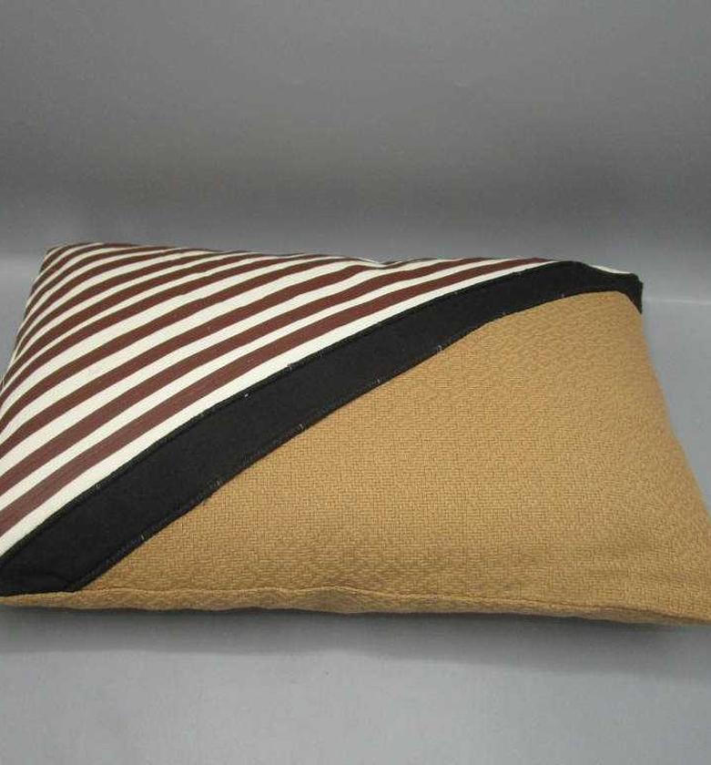 CUSHION 30X45 CM 260GRS F image