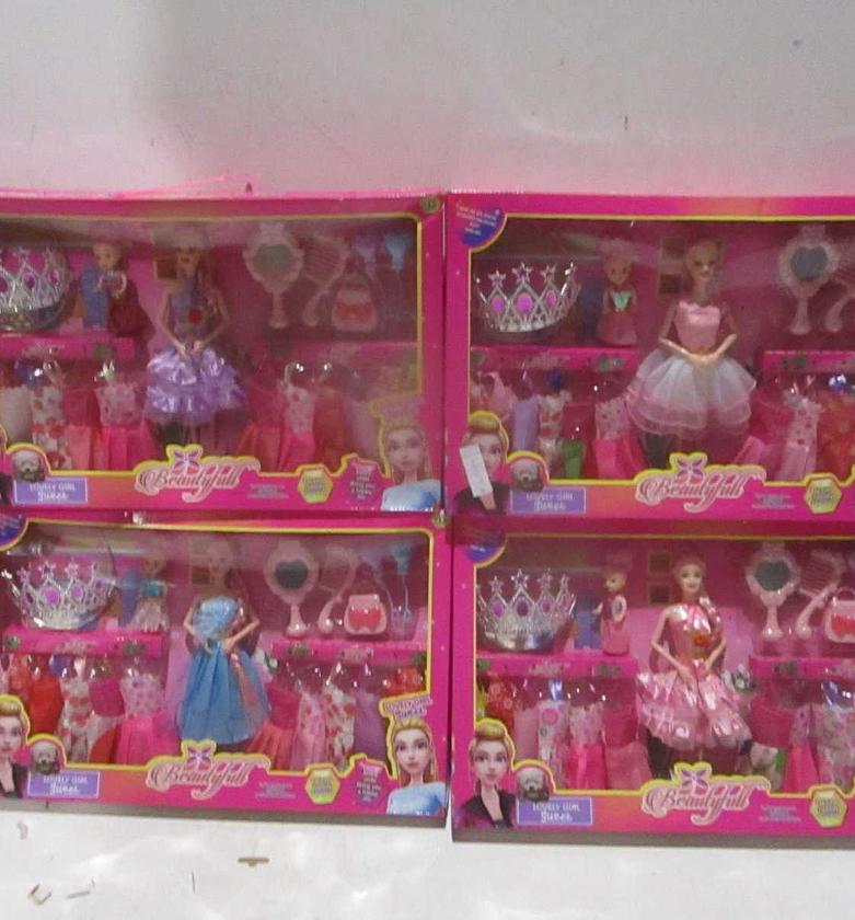 Lovely girl sweet doll set image