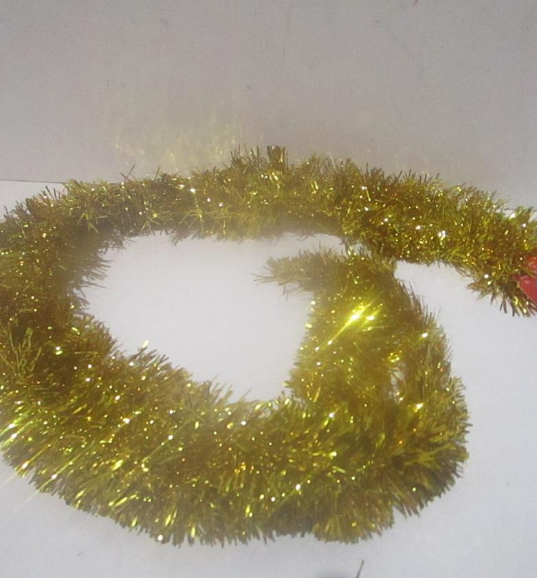 Glossy garland pet packing: image