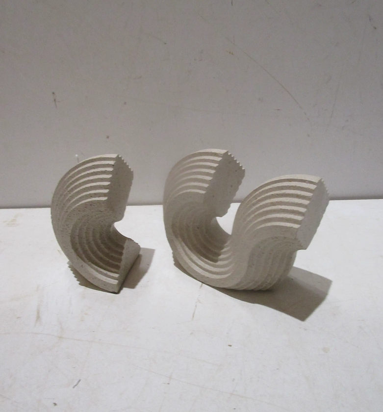 Bookend resin dk beige set image