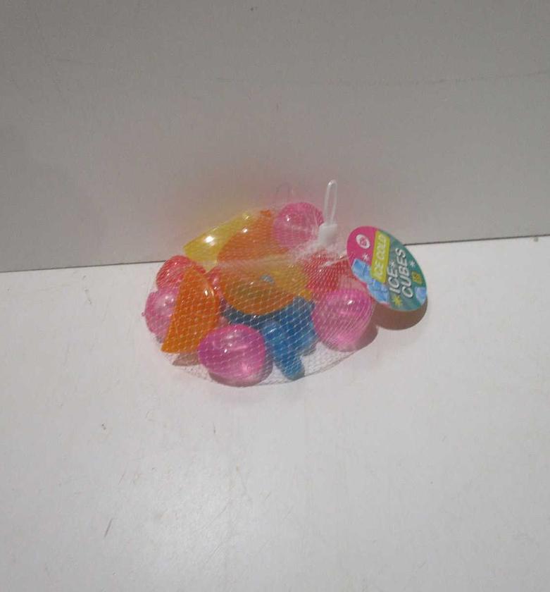 Ice cubes 18pcs in net image
