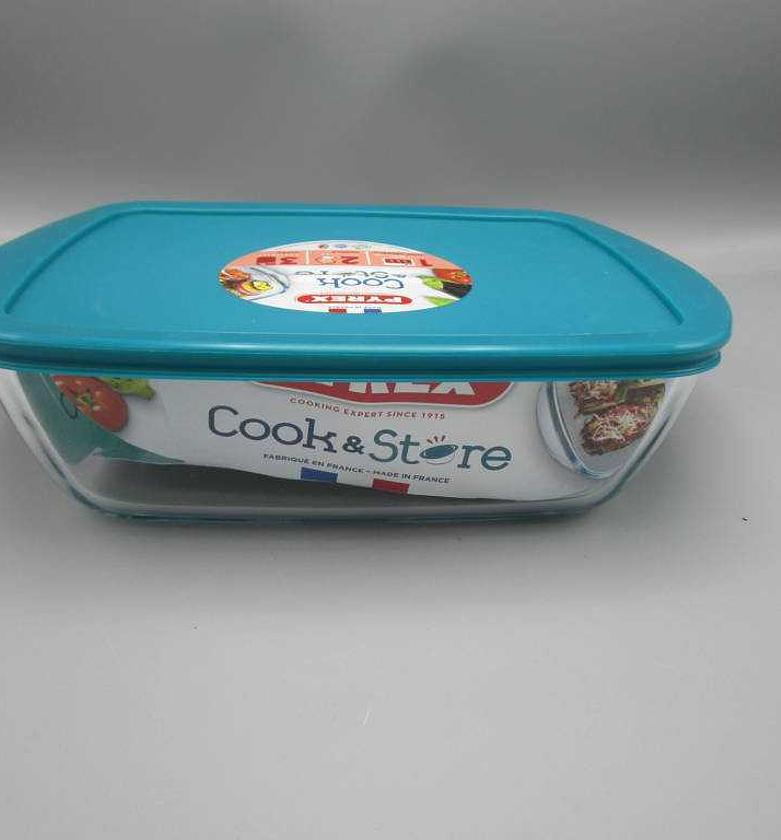 ROUND DISH WITH LID image