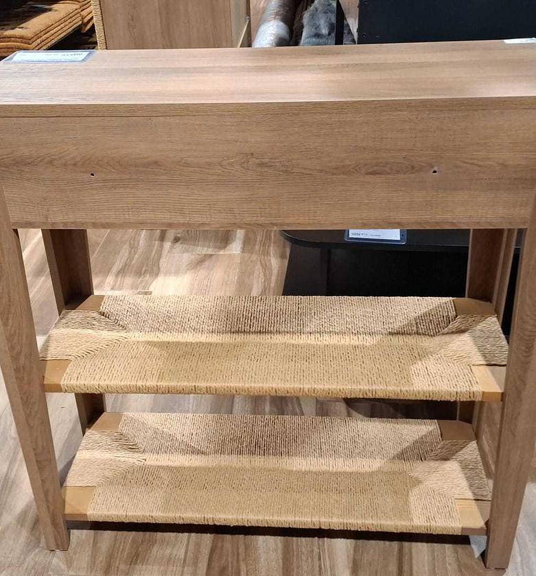 Consolle same as fair sample image