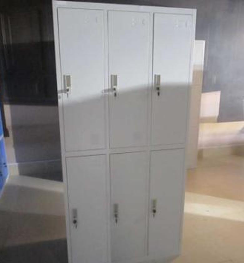 Locker 6 door #ref:3l-b2  image