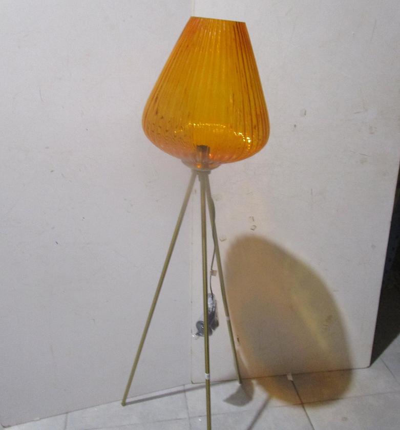 Floor lamp with bulb st64 image