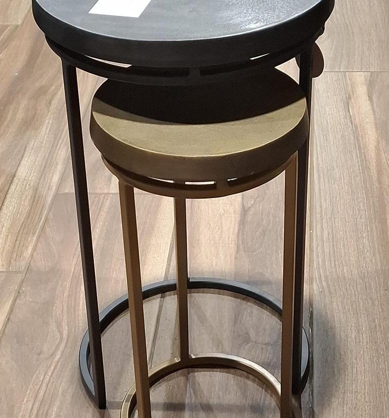 Set of 2 end table image