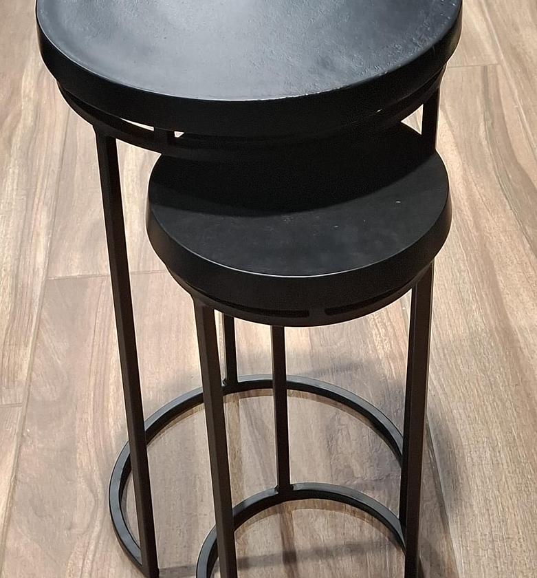 Set of 2 end table image