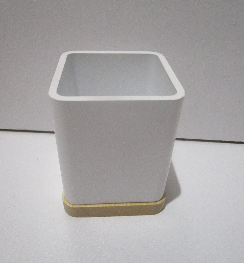 Natureo White Resin Holder – Model TB image