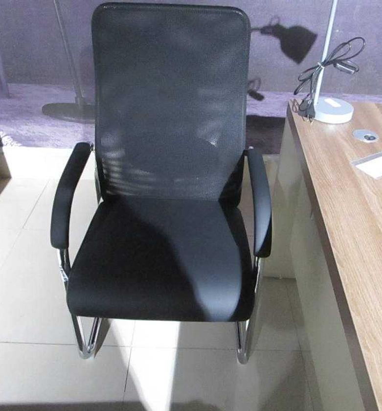 VISITOR CHAIR
SEAT:PU
BAC image