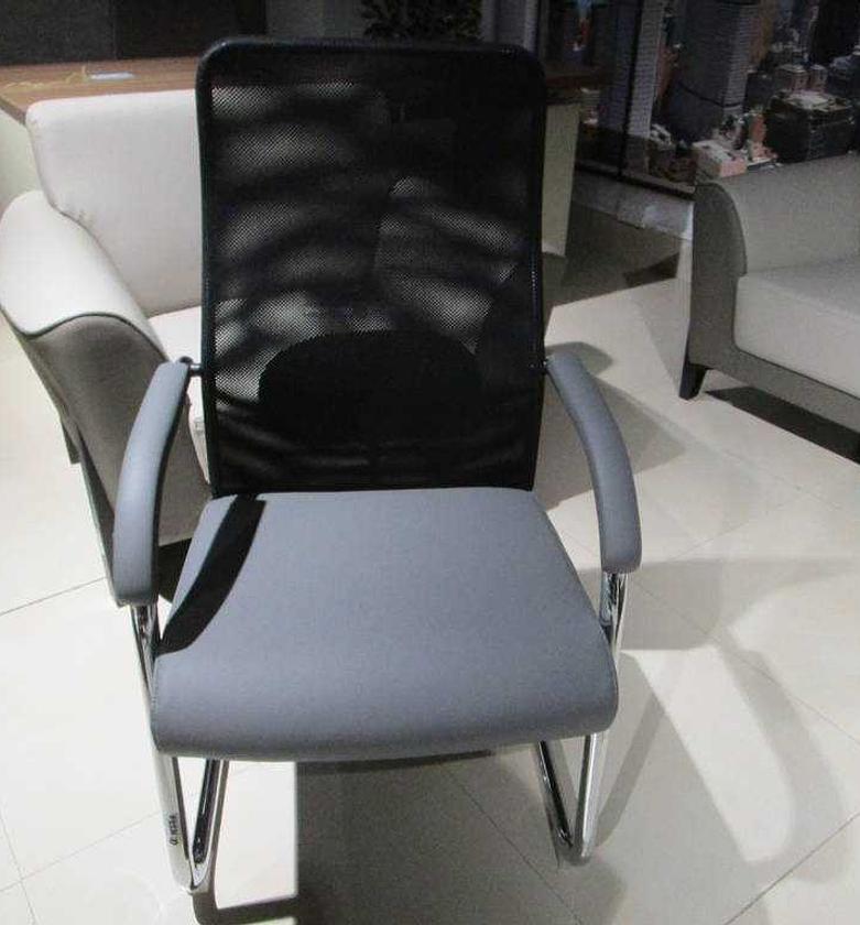 VISITOR CHAIR
SEAT:PU
BAC image