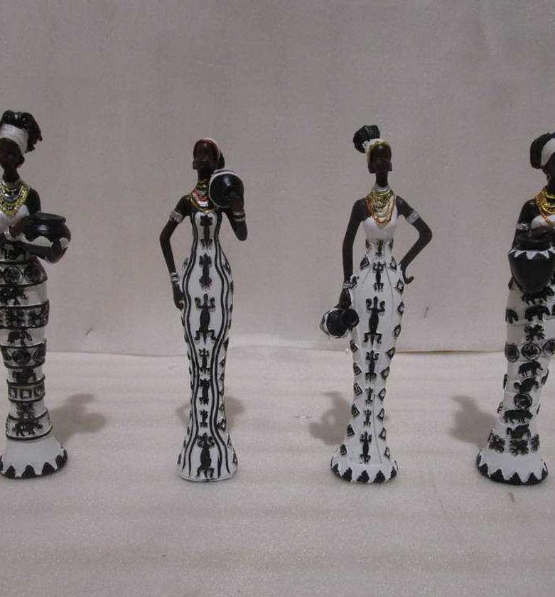 STATUE 4  MODEL ASS H21CM image