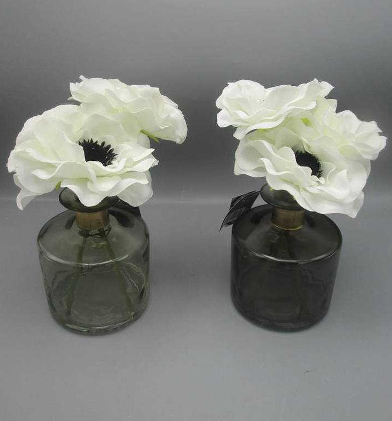 Vase anemone stem + glass image