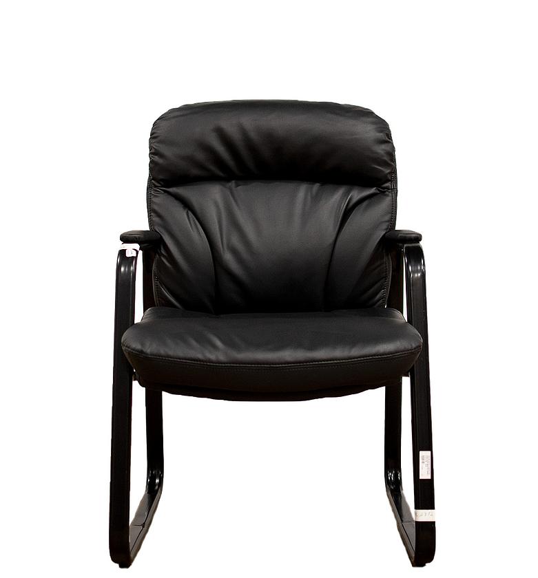Visitor leather office chair, black legs. image
