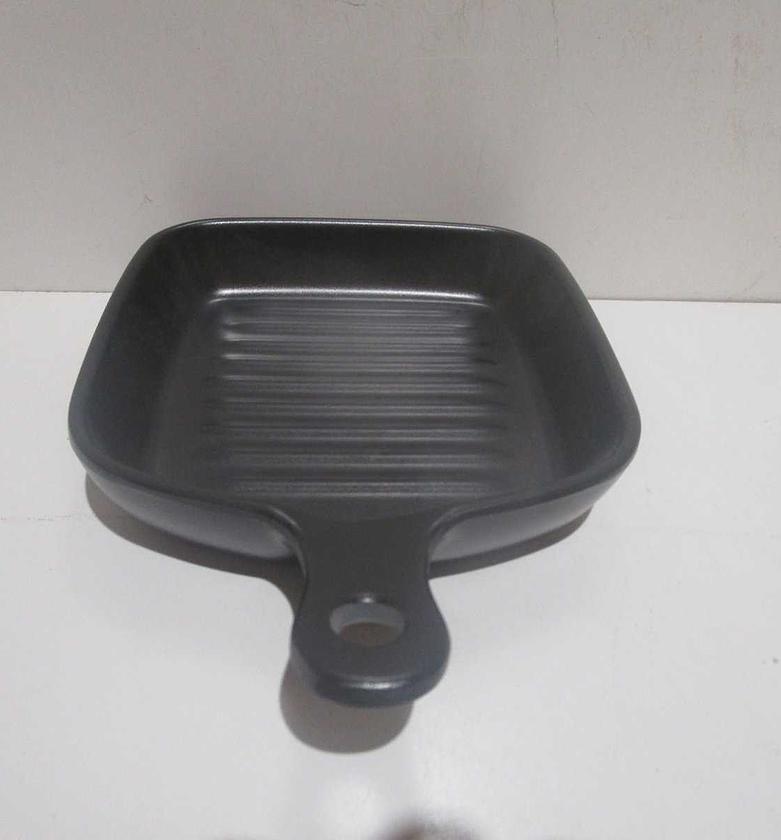 Square pan w handle 100% image