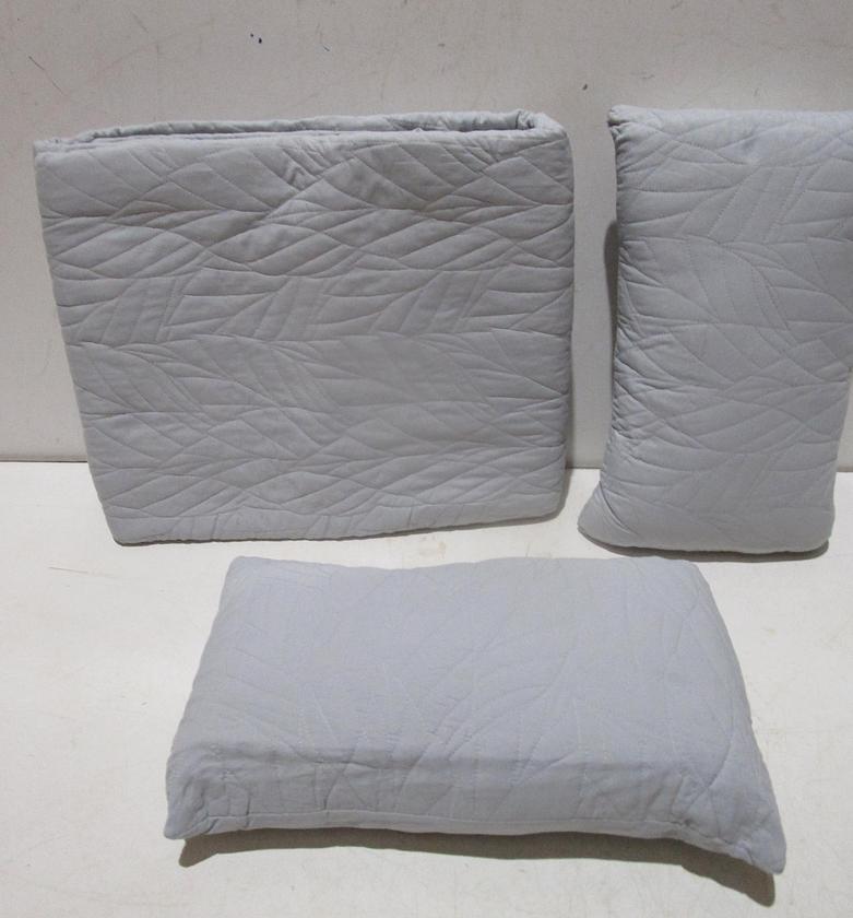 Quilt grey 240x260+2x50x70cm +2x30x50cm image