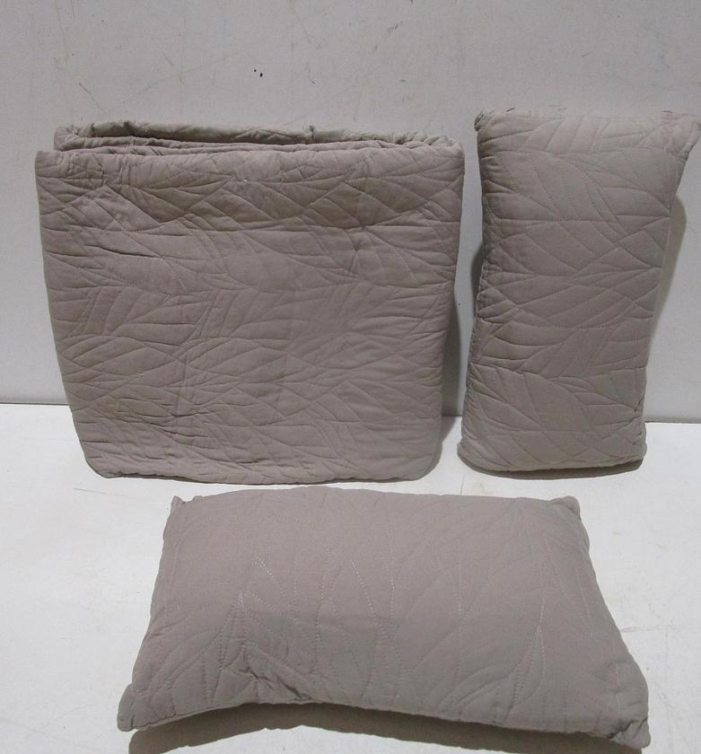 Quilt taupe 240x260+2x50x70cm +2x30x50cm image