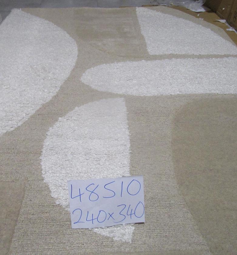 Handtufted wool and textured image