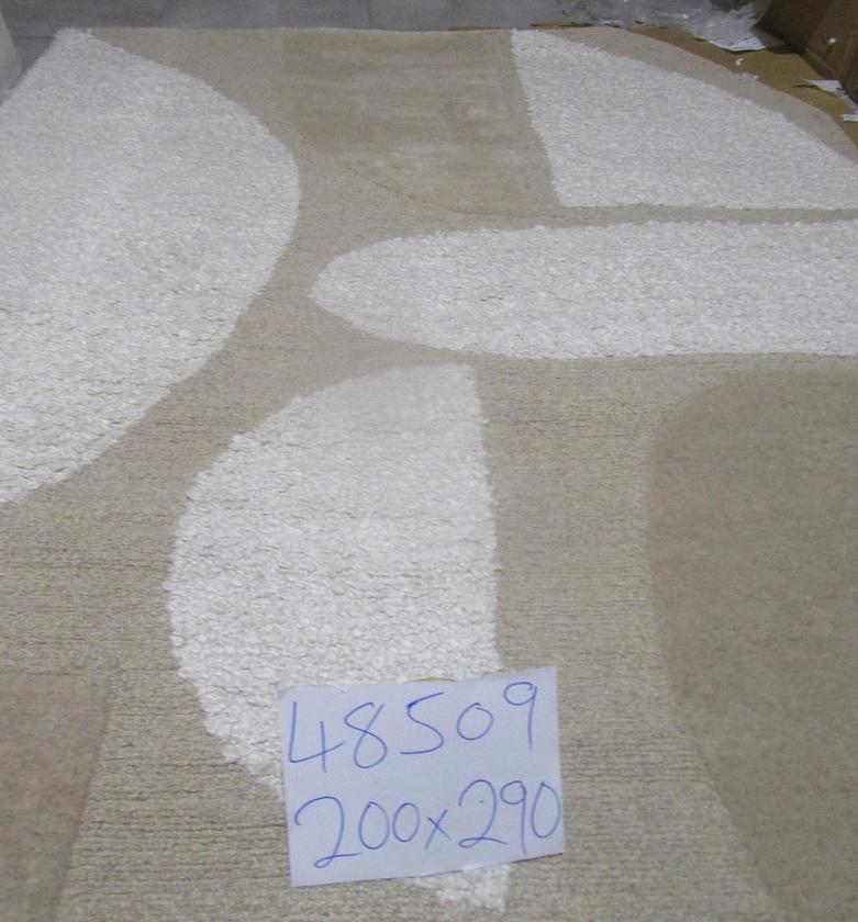 Handtufted wool and textured image