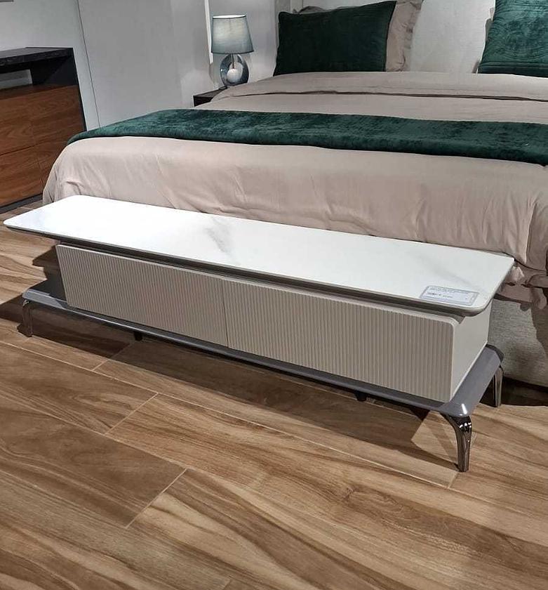 Ceramic Edge Extendable Media Console image