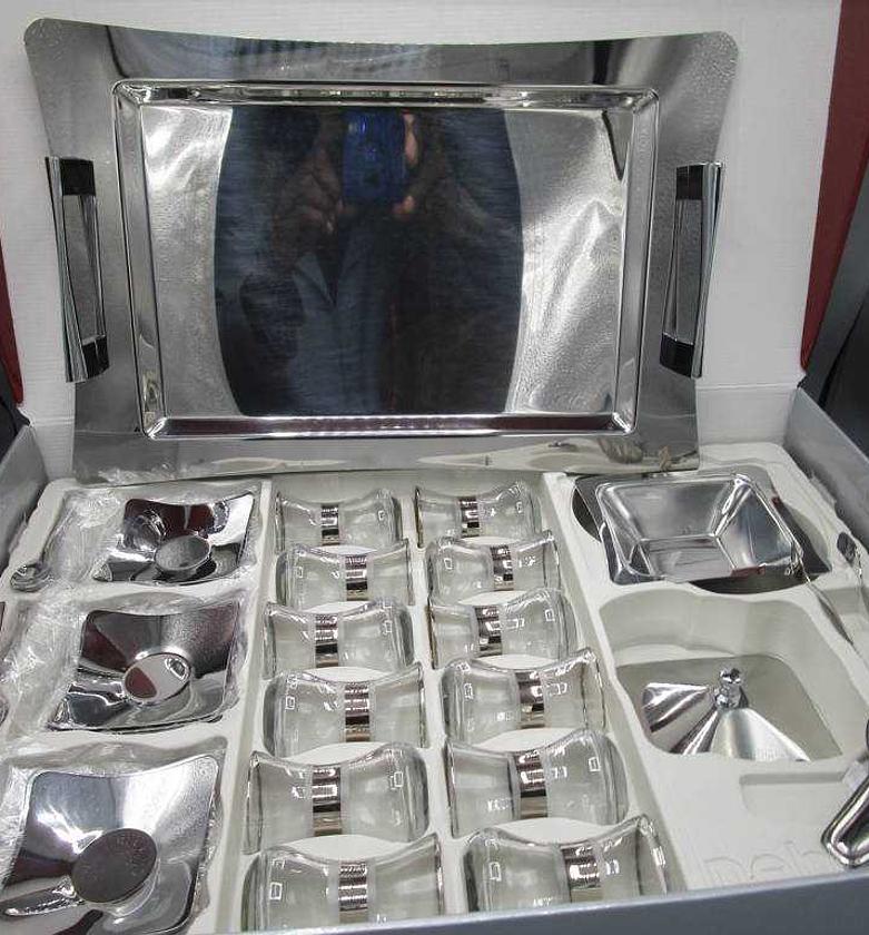 TEA SET / SERVICE À THÉ image