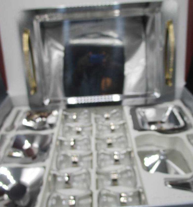 TEA SET / SERVICE À THÉ image