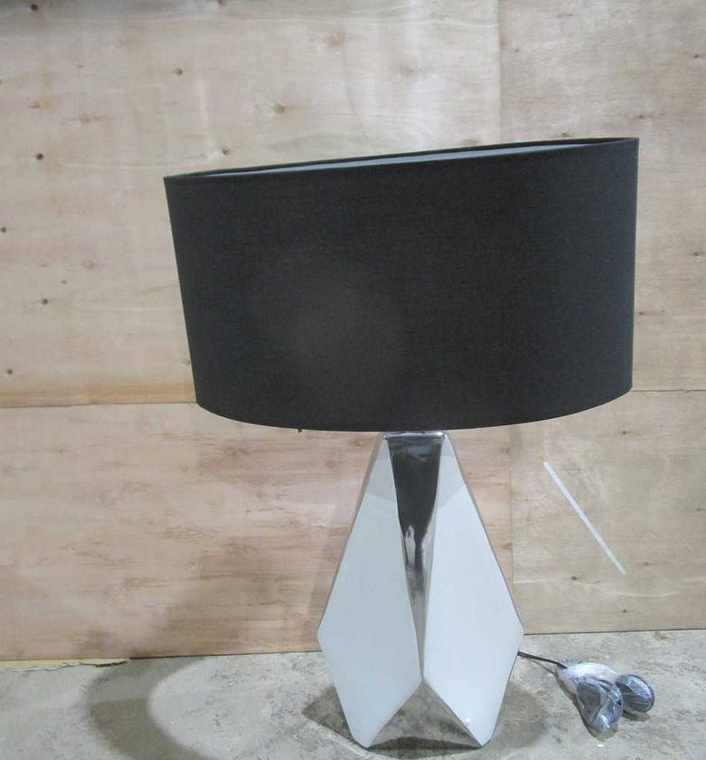 Table lamp +----- uk plug image