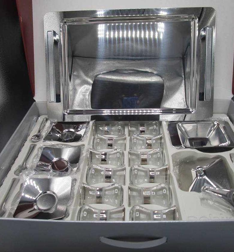 TEA SET / SERVICE À THÉ image