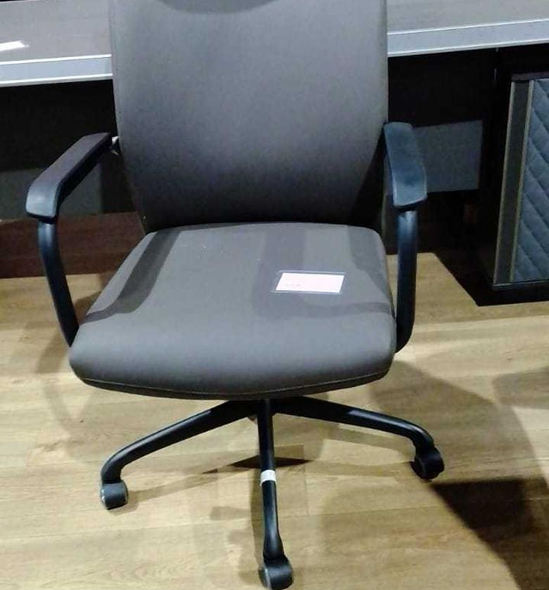 Prestige 200 Executive PU Swivel Chair – Brown with Iron Armrests & Base image