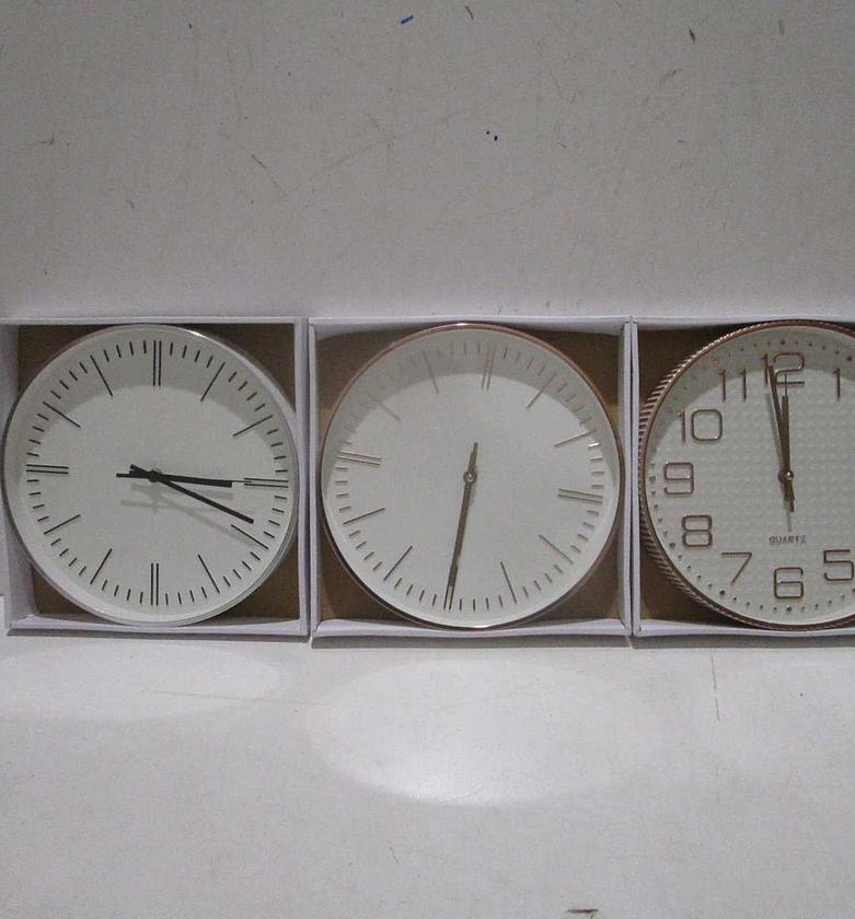 Wall Clock -540g in plastic, glass or white display image