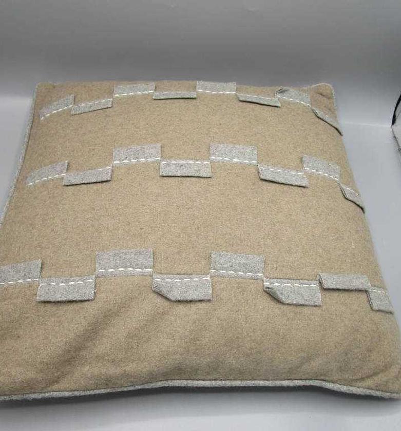 CUSHION 45X45 CM 400GRS F image