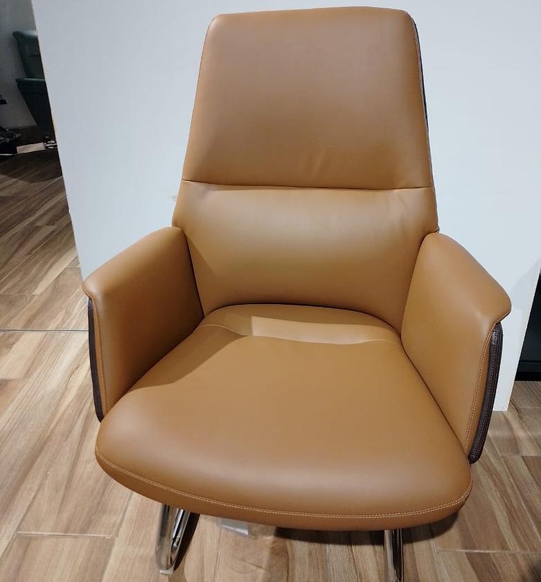 Visitor chair back:dk brown+ image