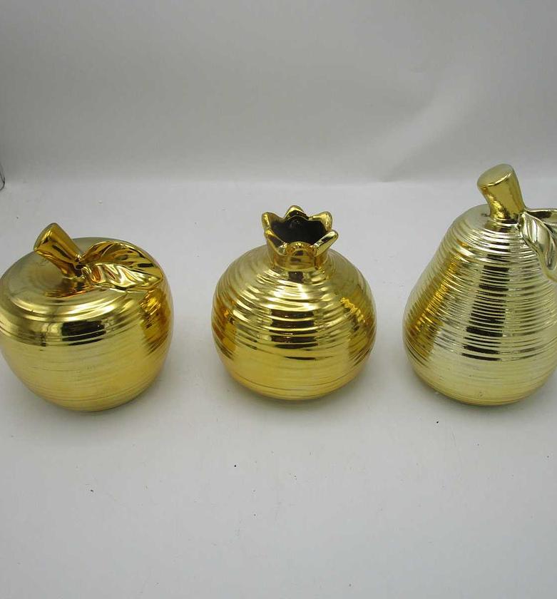 Pomegranate, apple, peat, image