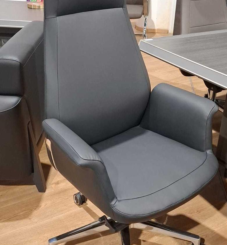 Monarch High-Back Executive Chair image