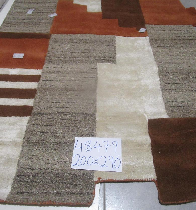 Handtufted wool / polyester image