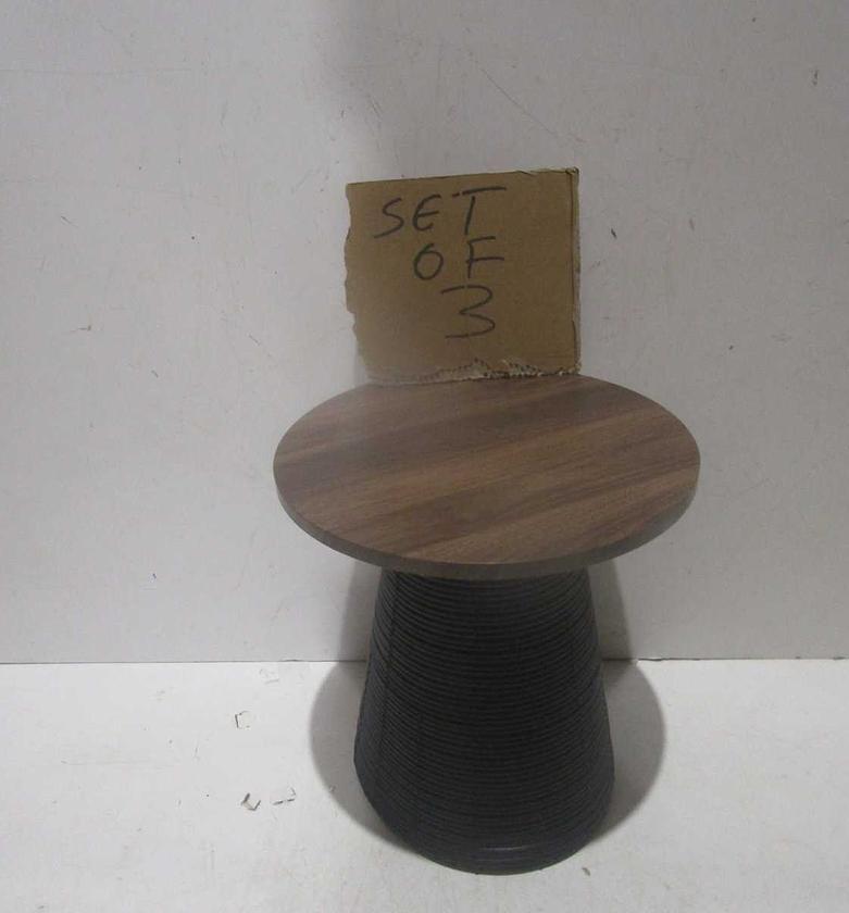 Coffee tables set of 3 image