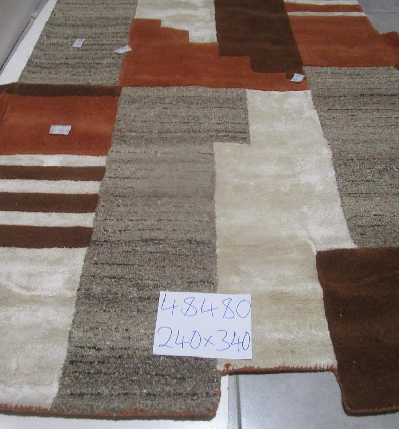 Handtufted wool / polyester image