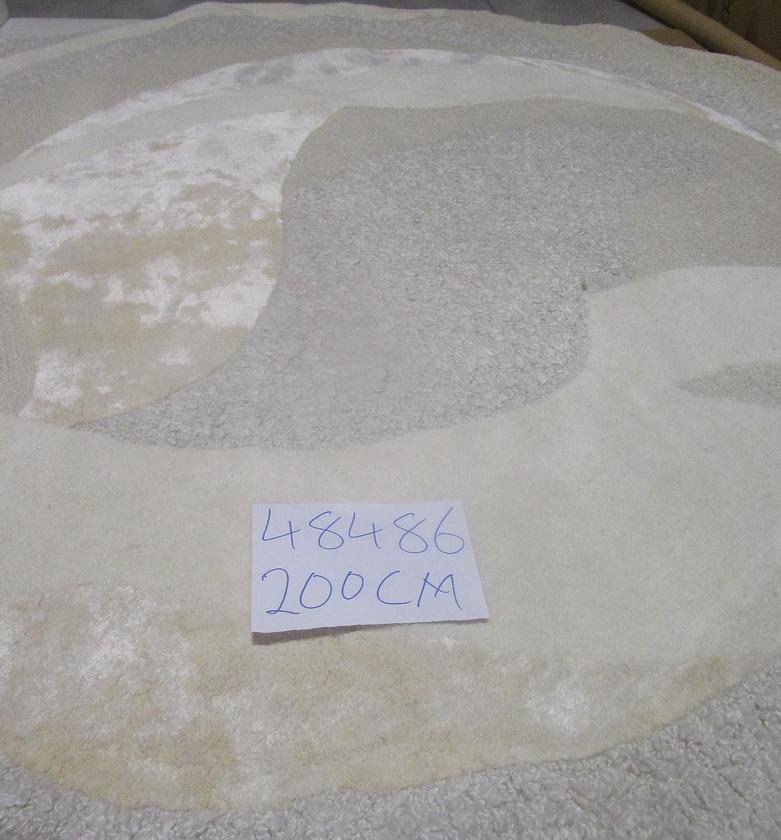 Handtufted wool polyester / image