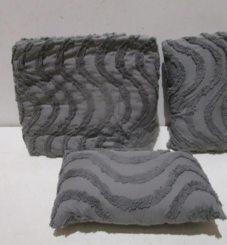 Quilt grey 240x260+2x50x70cm +2x30x50cm image