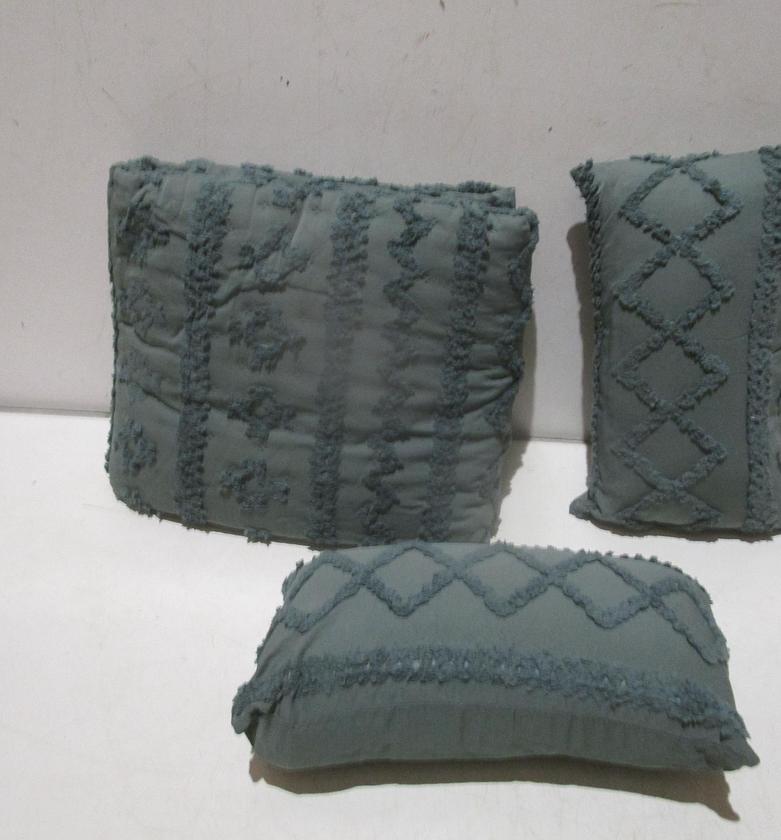 Quilt green 240x260+2x50x70cm +2x30x50cm image