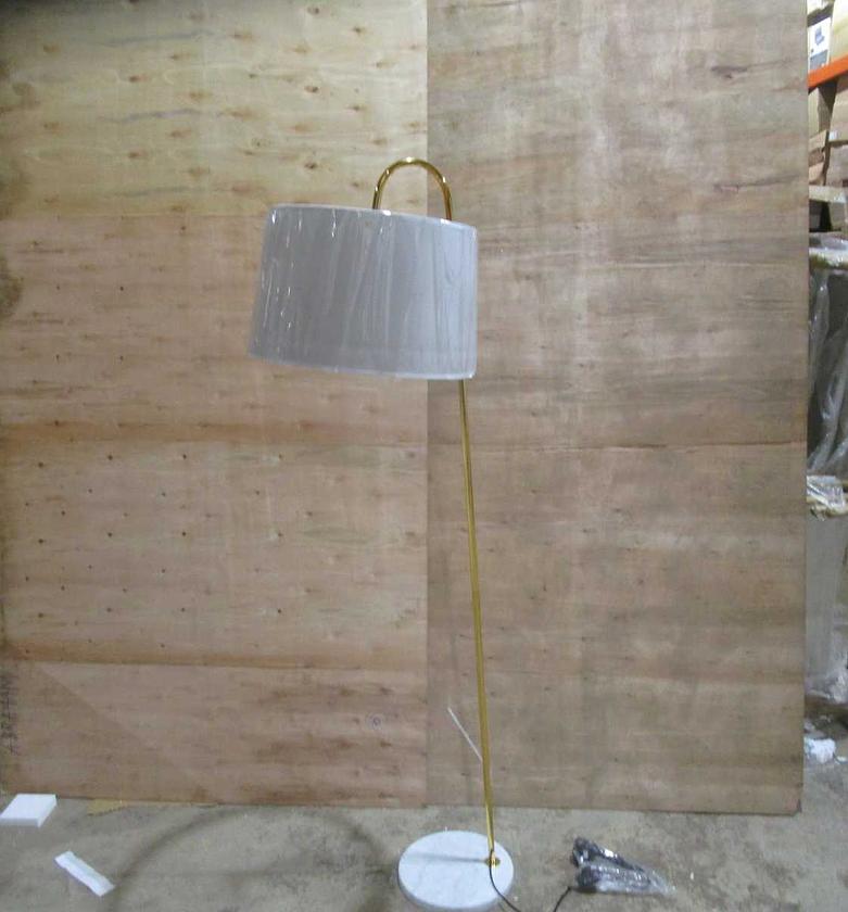 Floor lamp  +---- uk plug image