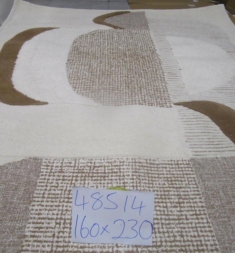 Handtufted wool rug with cotton image