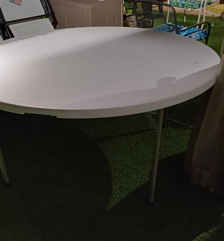 Fold-in-half round table hdpe image