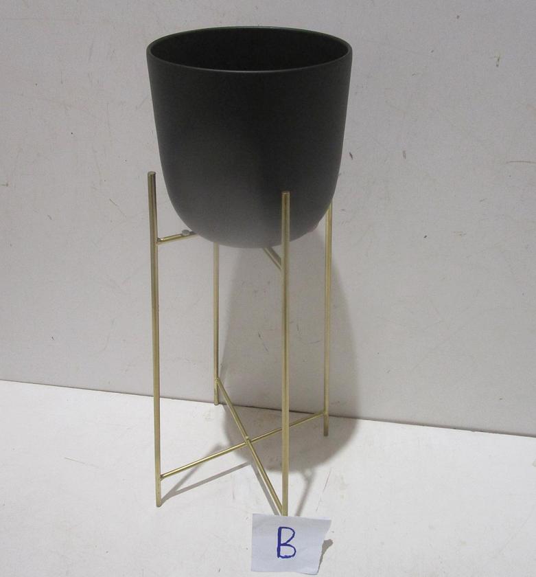 Pot indoor iron planter on image