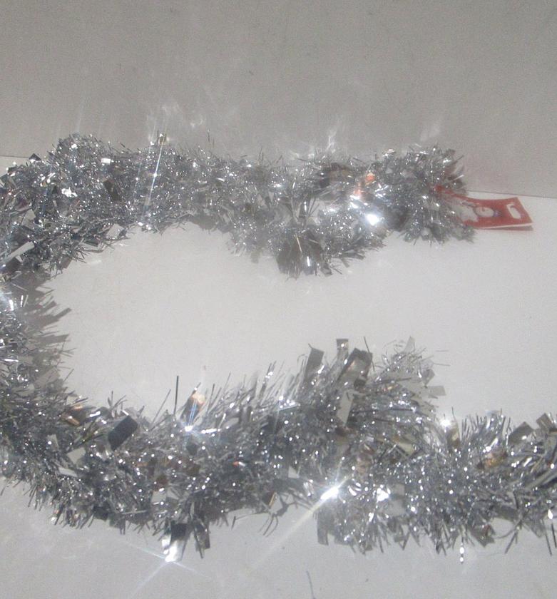 Glossy garland pet packing: image
