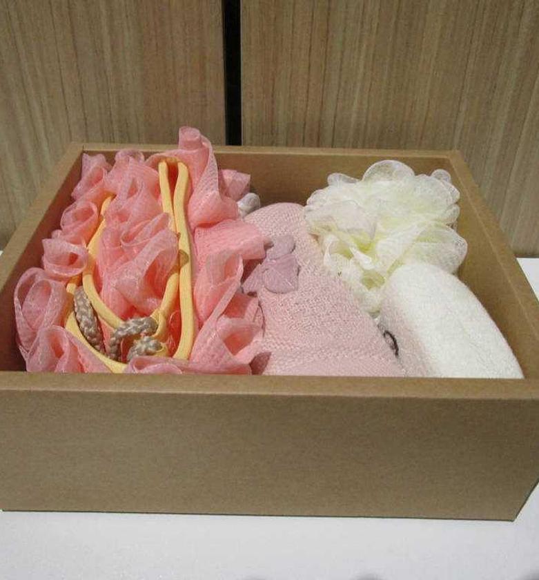 BATH SET
1SERVIETTE + 1 B image