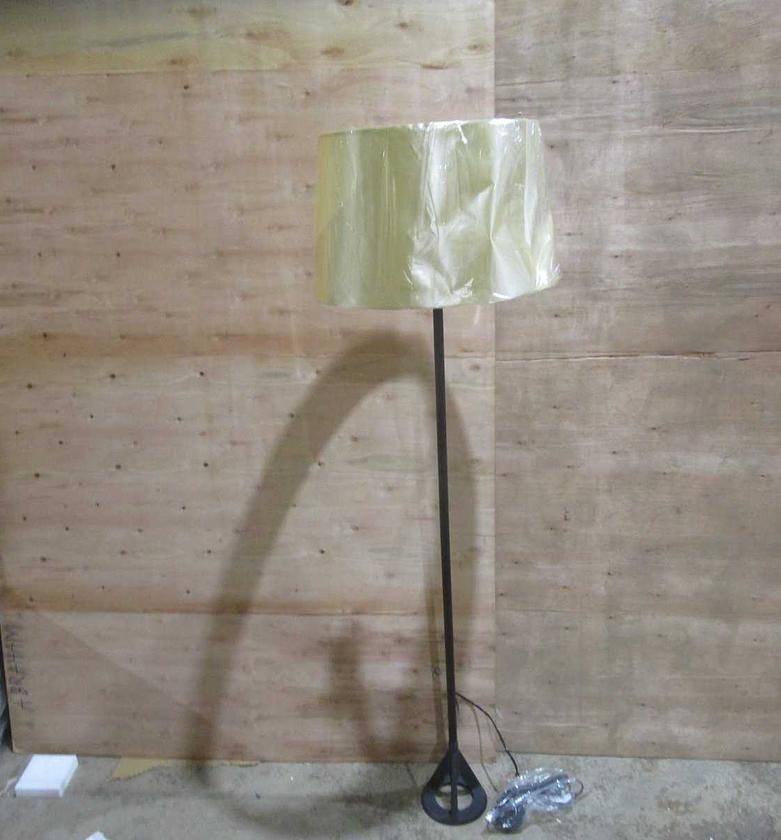 Floor lamp with e27 ampou image